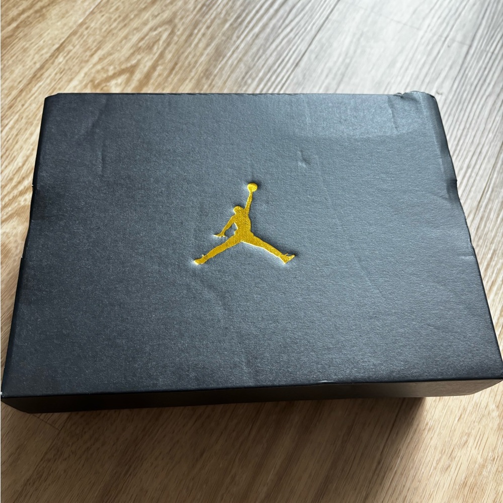 Jordan Kids Sneakers Box Black and Gold